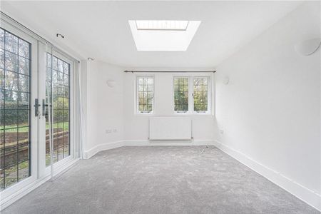 4 bedroom detached house to rent - Photo 4