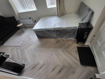 Studio to rent - Photo 5