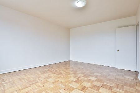 For Lease - 1969 Eglinton Avenue Unit# 310, Toronto, Ontario - Photo 5