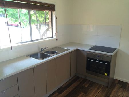 1/19 Harty Street, QLD, 4151, Coorparoo - Photo 3