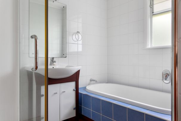 Large Family Home w/ Pool! - Photo 1