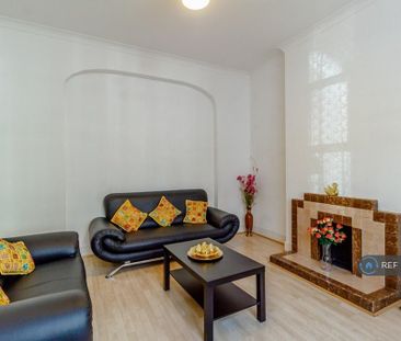 4 bedroom terraced house to rent - Photo 1