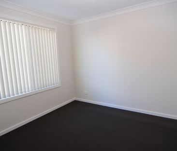 Live Comfortably in Calderwood: Stylish Apartment Available for Ren... - Photo 1