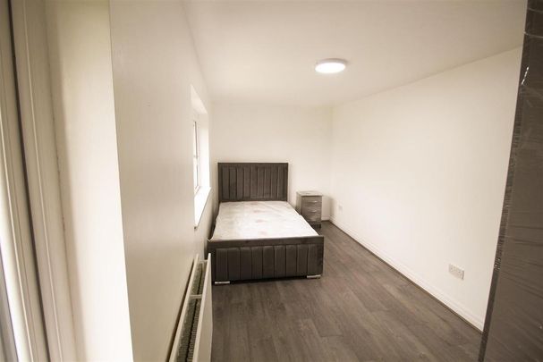 1 bedroom in a house share to rent - Photo 1