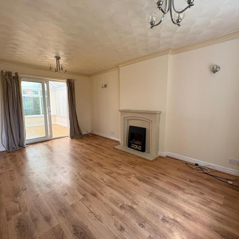 3 bedroom detached house to rent - Photo 1