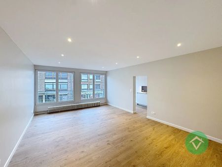 Volledig gerenoveerd appartement met 3 slaapkamers en garage in centrum Torhout - Foto 5