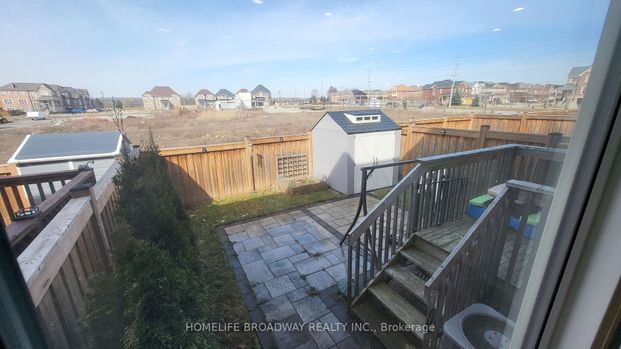 Townhouse For Lease | N8136446 - Photo 1