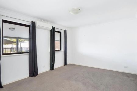 Stunning home by the beachside with teenagers retreat! - Photo 5