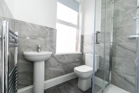 Lumley Avenue, Burley, Leeds - Photo 4