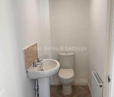 3 bedroom terraced house to rent - Photo 4