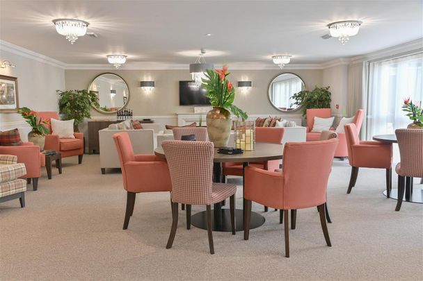 St Andrew’s Lodge, Chippenham, Wiltshire - Photo 1