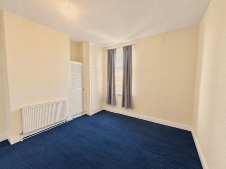 2 bed Terraced - To Let - Photo 2