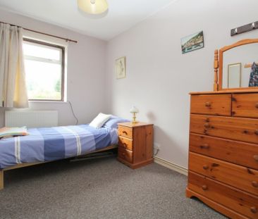 3 bedroom Detached bungalow to rent - Photo 3