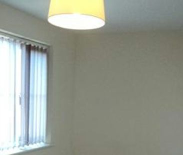 Town house to rent on - Photo 5