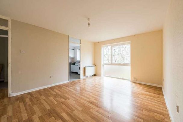 Meads Court, Stratford, E15 - Photo 1