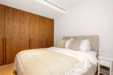 A stunning split level two bedroom apartment in the popular Barts Square. - Photo 4