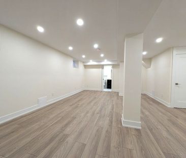 For Lease - 65 Villagewood Court, Vaughan, Ontario - Photo 4