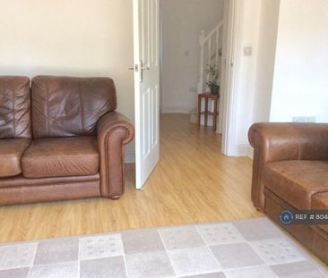 2 bedroom terraced house to rent - Photo 4