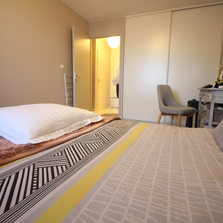 Appartement T3 avec parkings et terrasse - Photo 1