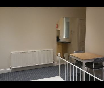 Studio Flat, Belmont Road, LU1 - Photo 3