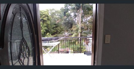 Newly Renovated 2/3 bedroom apartment - Photo 4