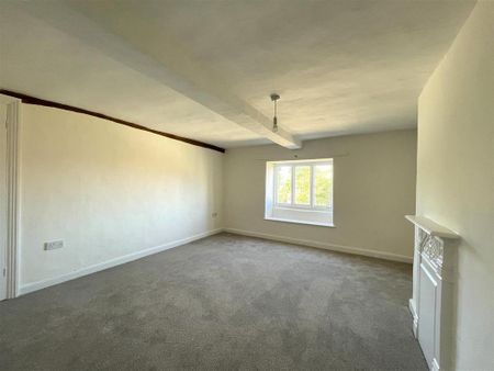 4 bedroom detached house to rent - Photo 2
