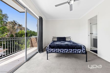 2/1 Dargi Green, Caroline Springs - Photo 4