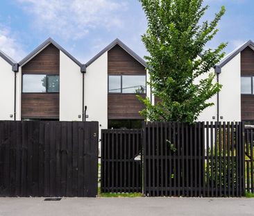 Pet friendly townhouse! - Photo 2