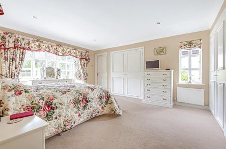 6 bedroom detached bungalow to rent - Photo 4