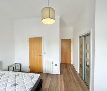 1 bedroom in a flat share to rent - Photo 3