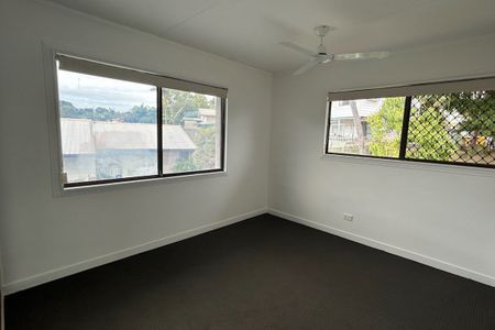 SPACIOUS 5 BEDROOM HOME WITH DUAL LIVING FOR RENT IN KIN KORA! - Photo 3