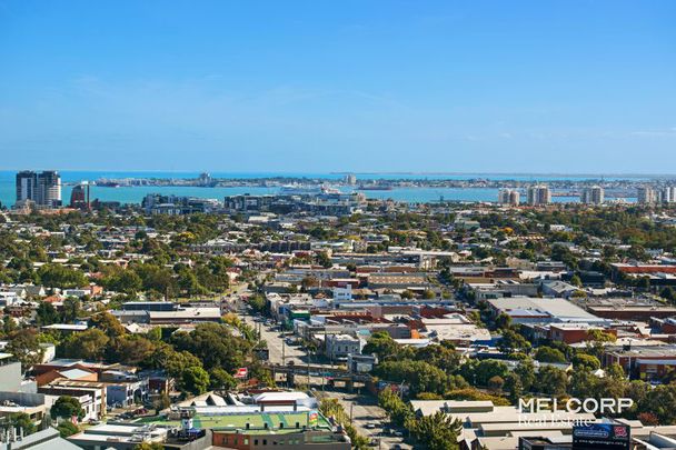 HABITAT - MODERN, BRIGHT AND SPACIOUS - WHITEGOODS ONLY - Photo 1