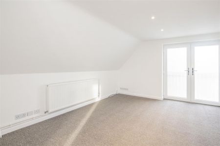 1 bed Flat To Let - Photo 3