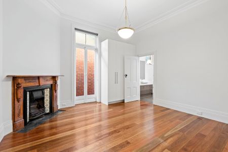 Victorian home in sought-after location - Photo 2