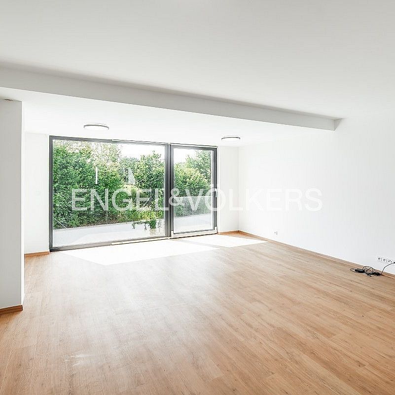 Pronájem domu 168 m² s pozemkem 201 m² - Фото 1