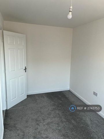 2 bedroom semi-detached house to rent - Photo 3