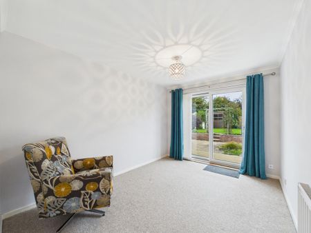 2 bedroom detached bungalow to rent - Photo 3