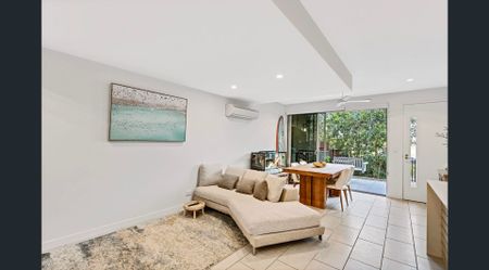 Stylish 3-Bedroom Townhouse in Brightwater! - Photo 4