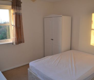 2 Bed Flat, Grange Close, LS10 - Photo 5