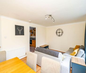 2 bedroom flat to rent - Photo 3