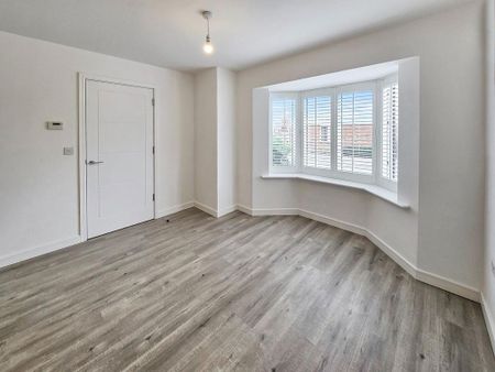 4 bedroom detached house to rent - Photo 2