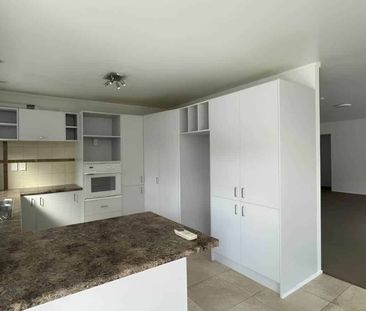 EXECUTIVE LIVING IN KAMO - Photo 2