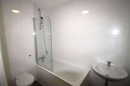 Buckingham Road, Edgware, HA8 - Photo 3