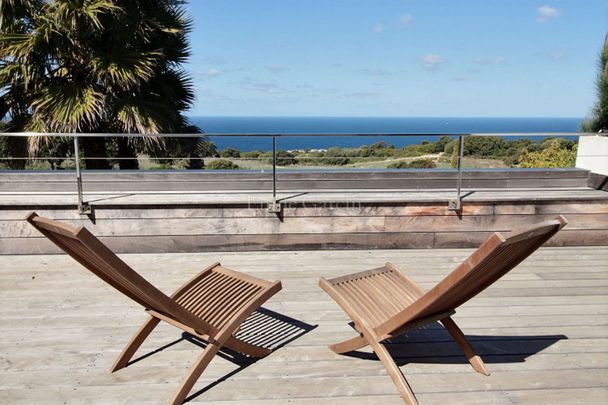 Villa contemporaine à louer entre Calvi et l'Ile Rousse, vue mer panoramique. - Photo 1