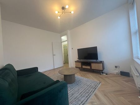 1 Bed Flat, Amersham Road, SE14 - Photo 2