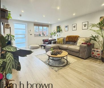 High Street - Photo 3