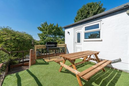 4 bedroom terraced house to rent - Photo 4