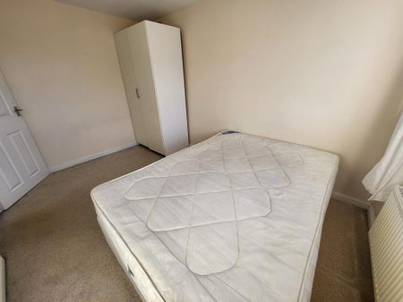 3 bedroom semi-detached house to rent - Photo 5