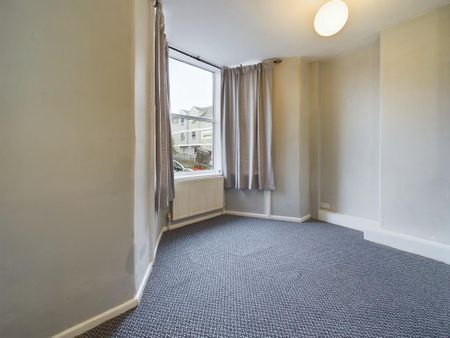 1 bedroom ground floor flat to rent - Photo 3