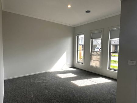3 Herdwick Street, Clyde VIC - Photo 2